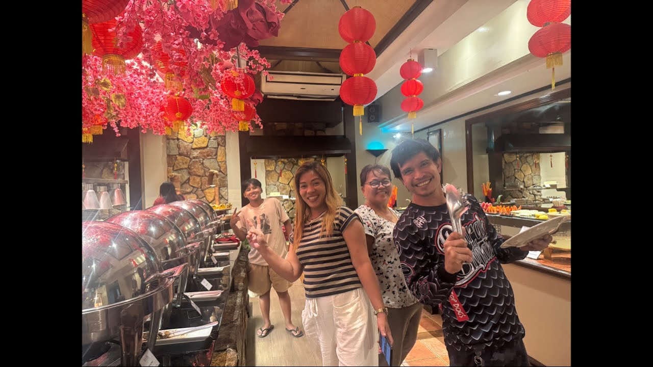 Chinese New Year dinner treat for the crew , Thank you so much Mr. Re 😋😊