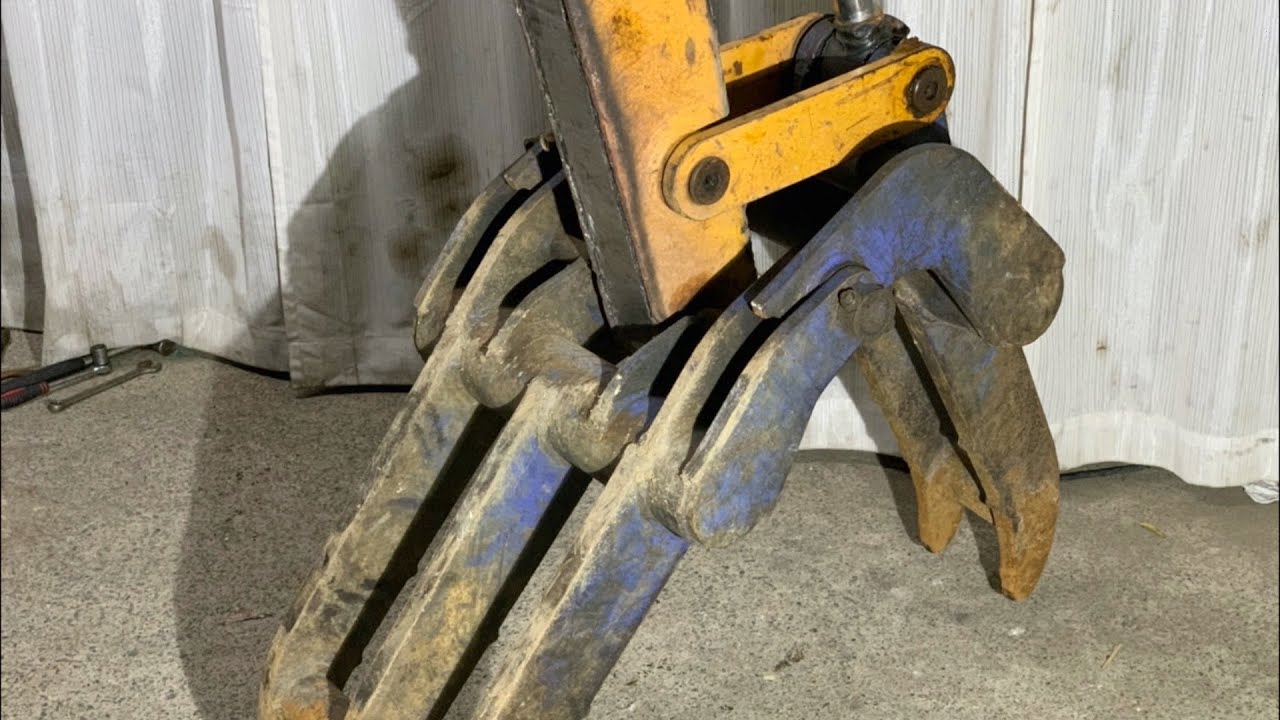 【ユンボ・重機】重機整備士が教えるZフォーク取り付け方！【解説】