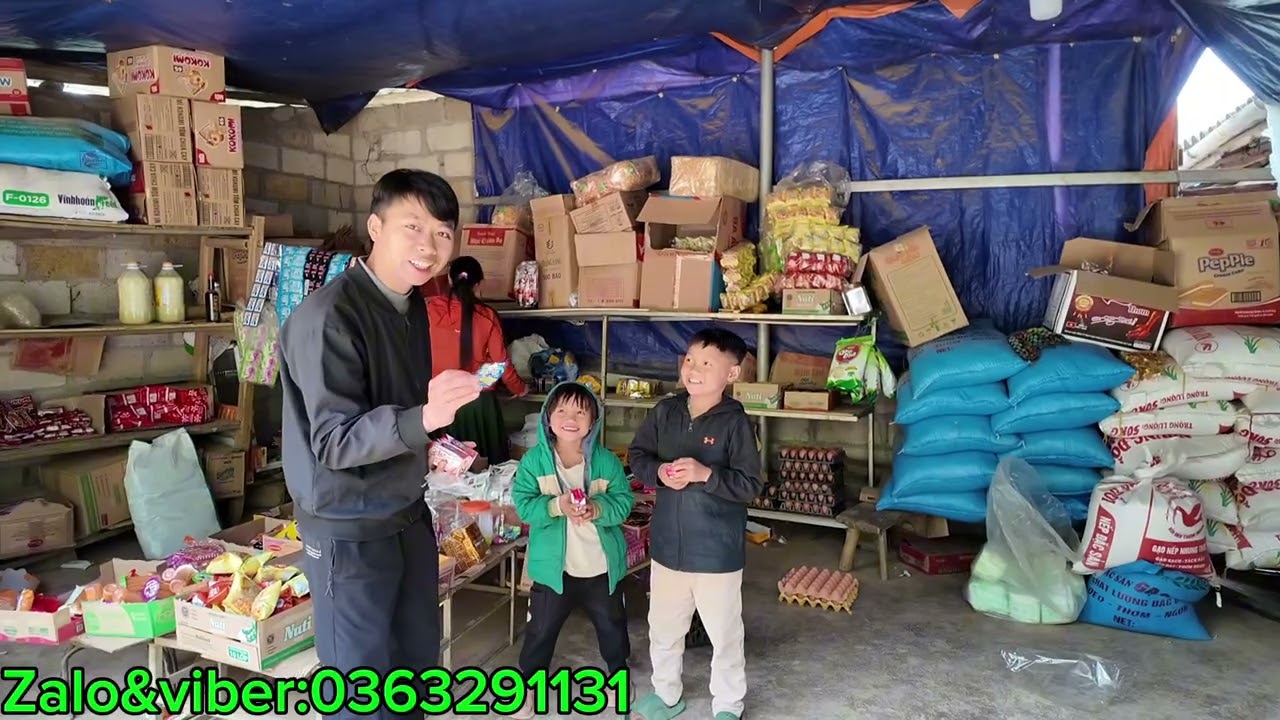 Báo tin hai em bị câm và ông bố chuẩn bị một chuyến đi xa đầy căng thẳng.