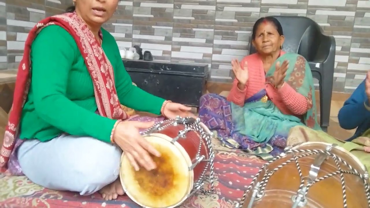 होली कि आई है बाहर मैया मोरे आंगन में प्यारा सा भजन होली का 🌺🌺🙏🙏