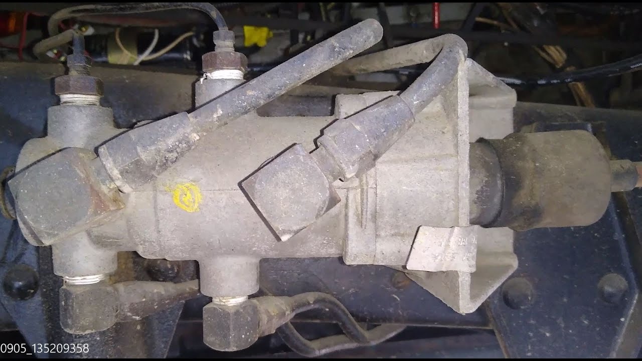 Bedford Foot Brake Air Valve, Clayton Dewandre APGA6376