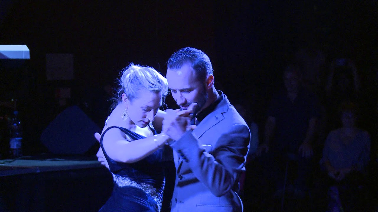 Romance de Bario-Tango cats
