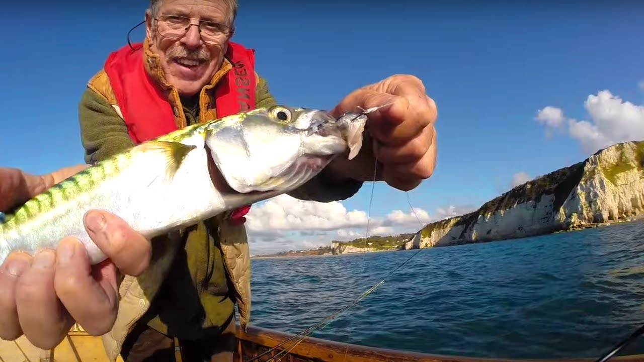 SOLO FISHING on The OCEAN - Old Mahogany Boat