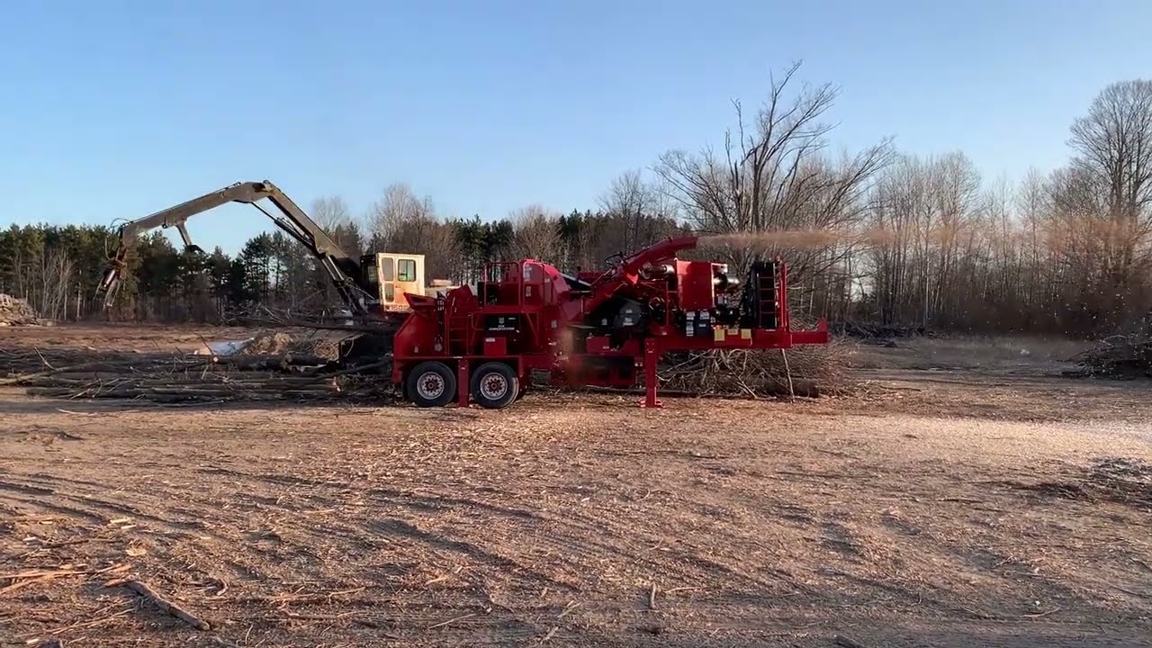 Model 23X Chiparvestor® Whole Tree Disc Chipper in Action