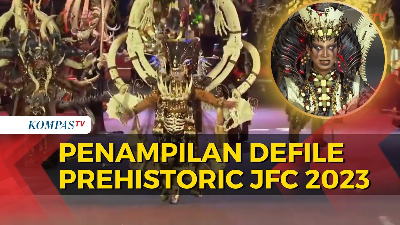 Kostum Gajah Purba Berbobot 35 Kg Tampil di Defile Prehistoric JFC 2023