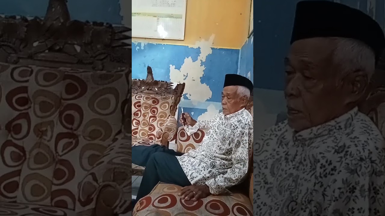 Guru Sepuh sedang istirahat dikantor