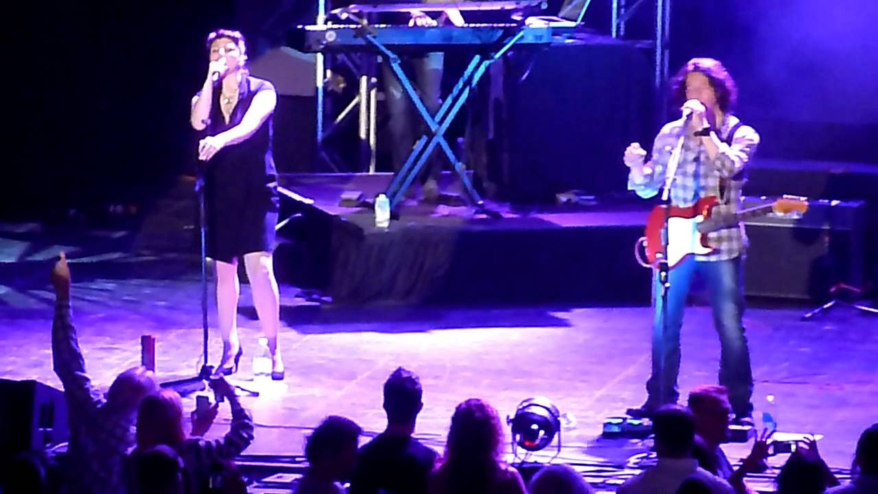 Tears For Fears (Feat.Carina Round) performing 