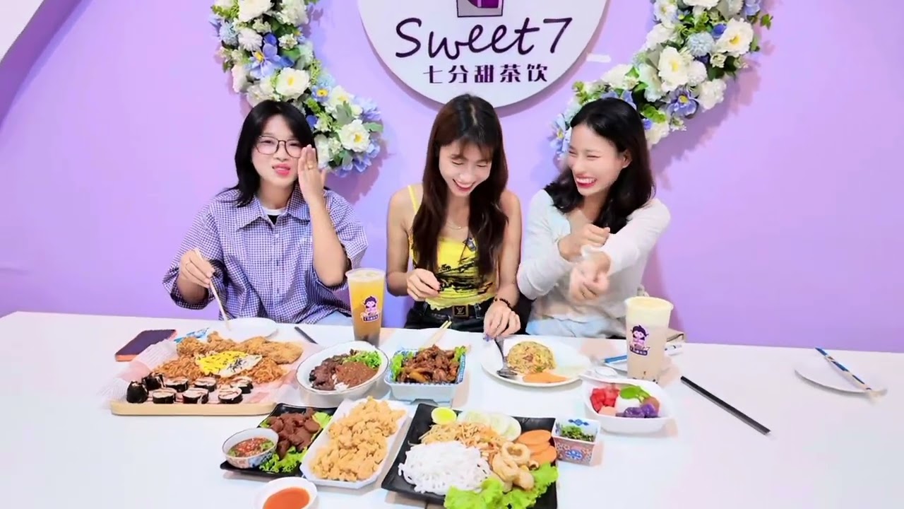 တစ္ဖြဲ့လုံး ဘန္​ေကာက္​ေရာက္​ေနတာ😁