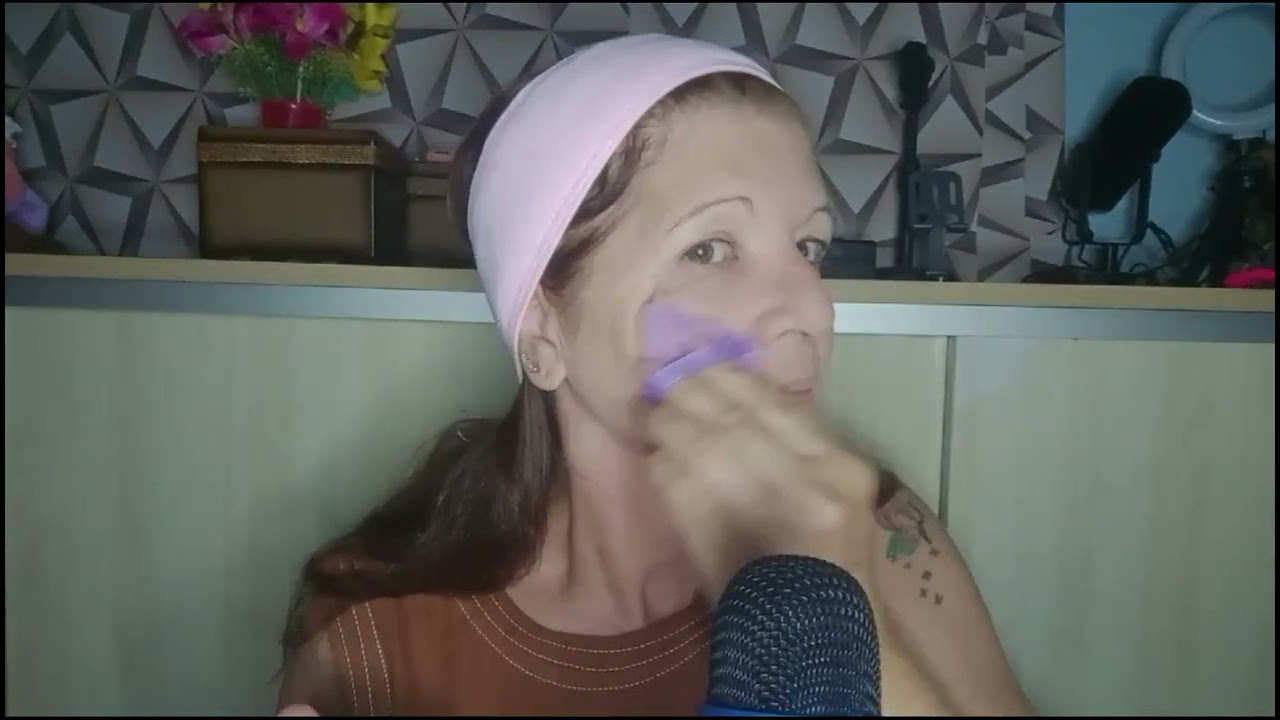 ASMR-ME MAQUIANDO 🥱😴#durmabem #durmamelhor #maquiagem 