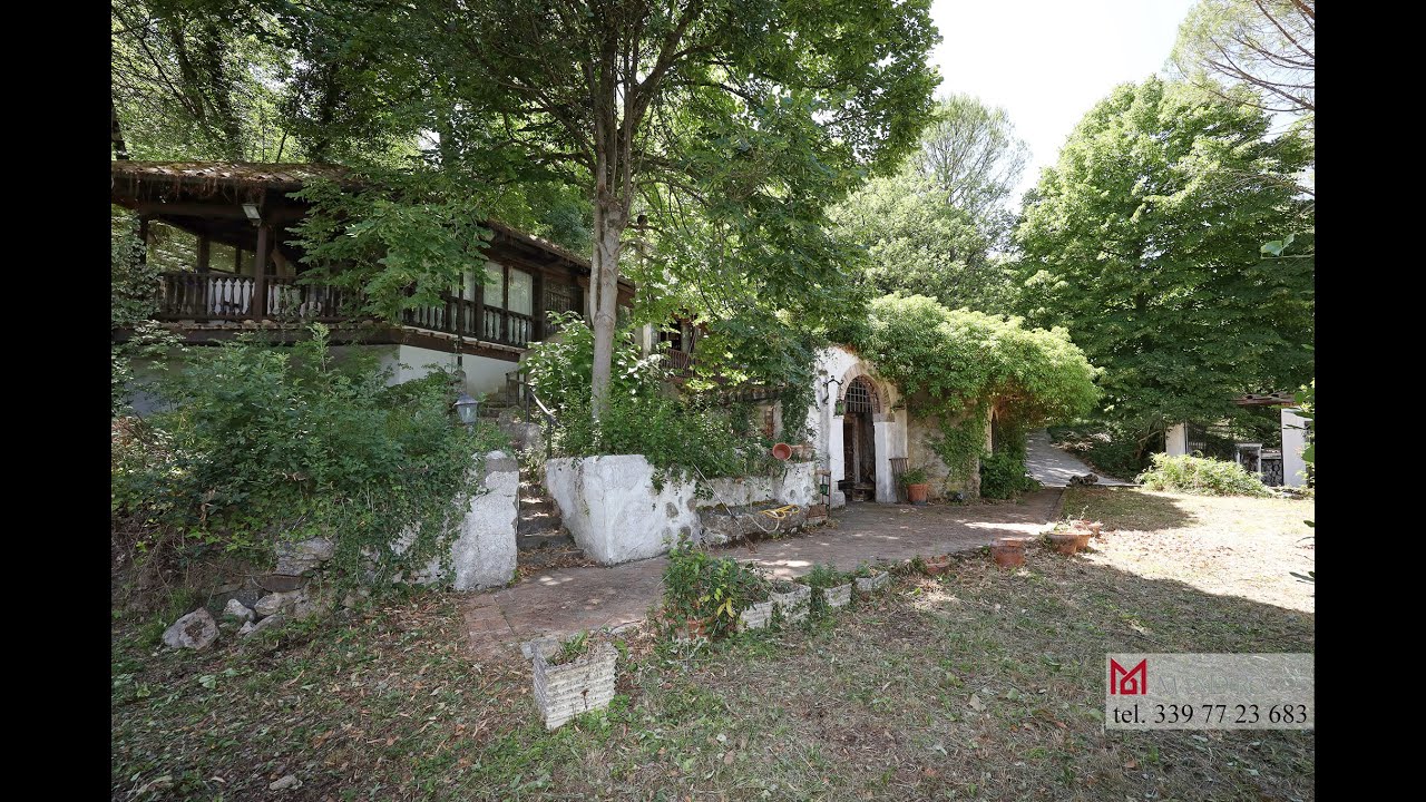 Casale con 2 appartamenti e bosco annesso di mq 11.989 -  Comune di Scandriglia prov. Rieti.
