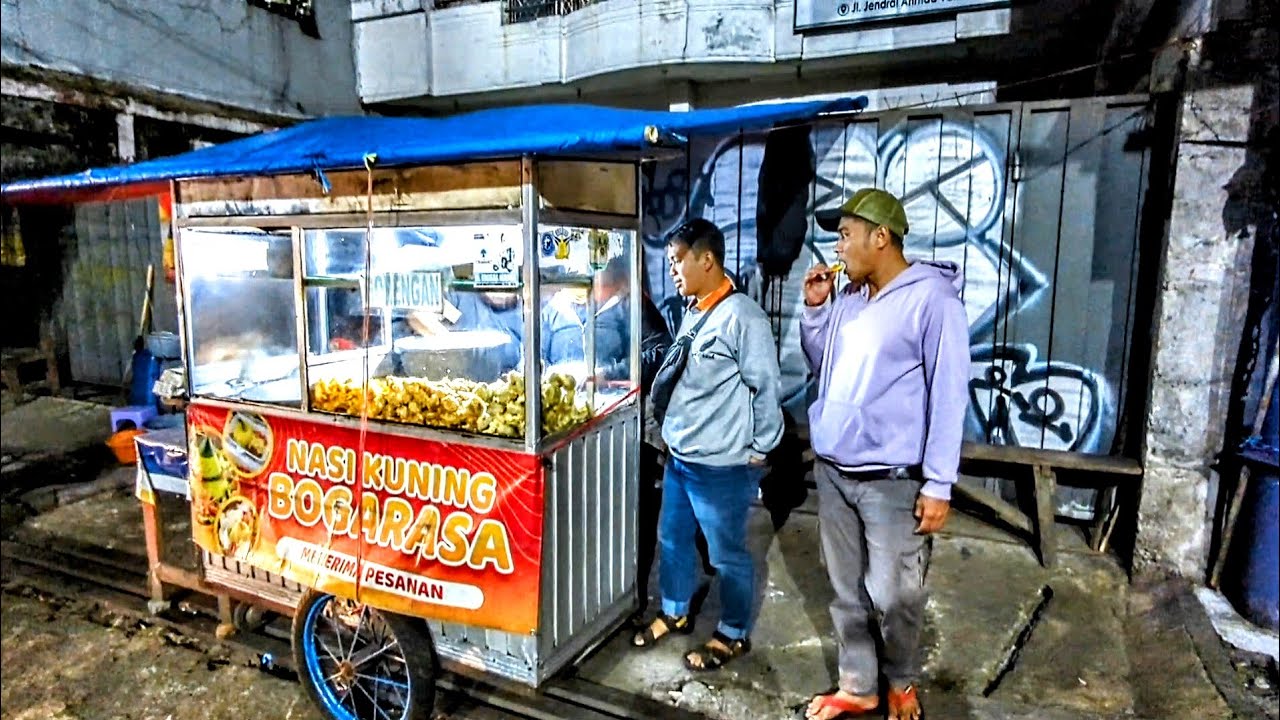 JAM 5 PAGI SAMPAI TERMINAL CICAHEUM, BINGUNG CARI SARAPAN AKHIRNYA PILIH GORENGAN AJA!