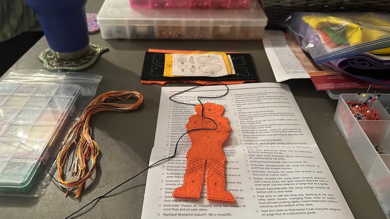 Sew a felt kit with me…