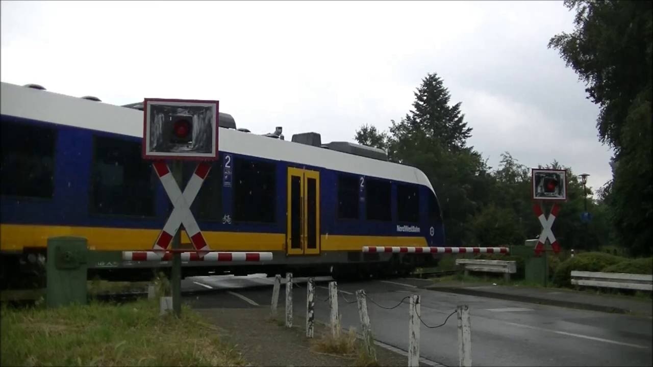Spoorwegovergang//RR-crossing//Bahnübergang Weeze, Küstersweg, D