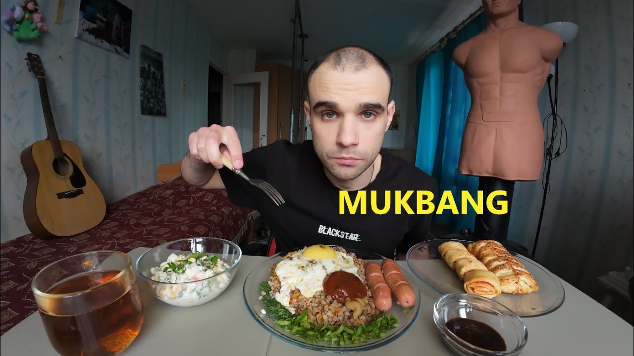 МУКБАНГ ЯИЧНИЦА / СОСИСКИ ЖАРЕНЫЕ / ГРЕЧКА / СЛОЙКА С КАРТОШКОЙ / EATING MUKBANG ASMR АСМР #mukbang
