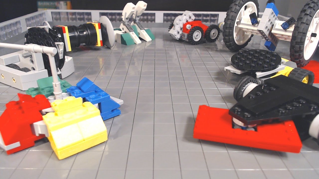 Lego Battlebots Fight Night War?EZ! vs SlamMow!