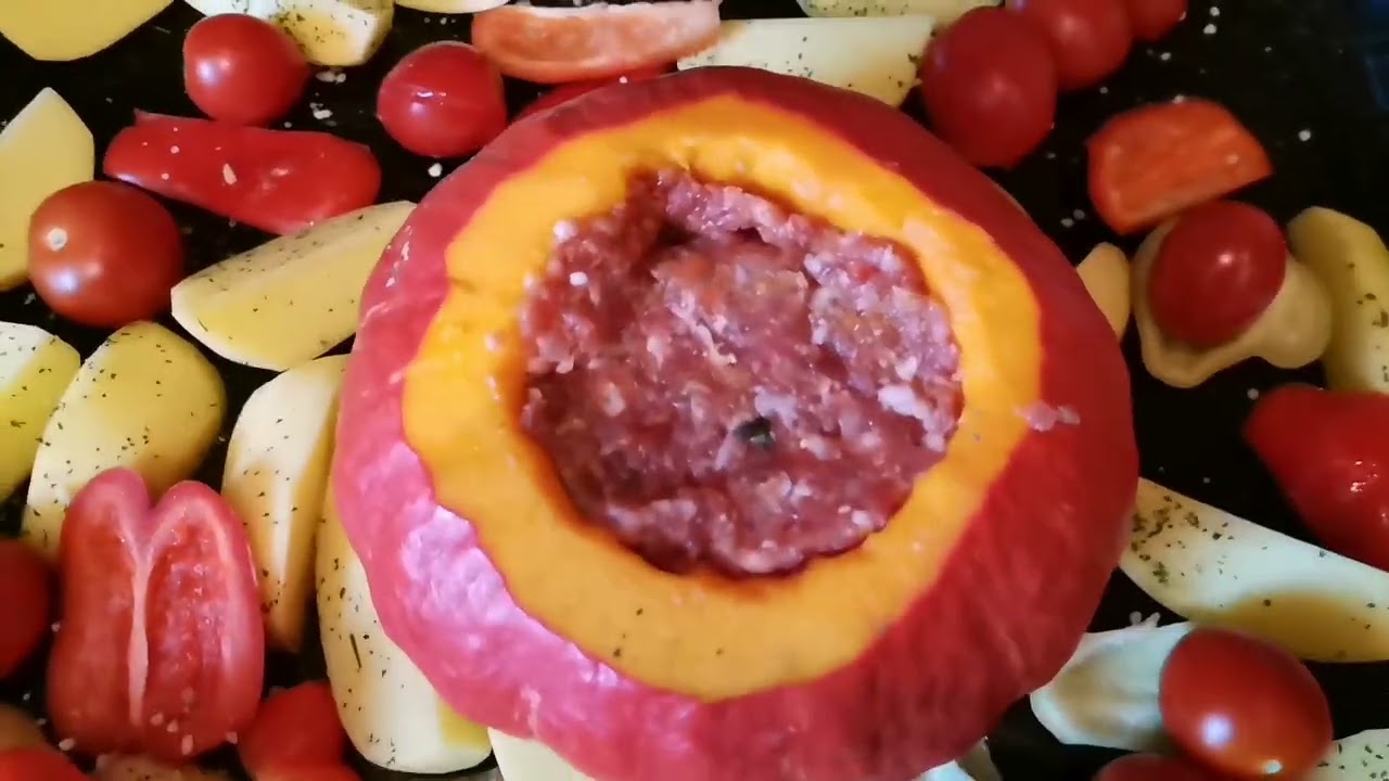 Gefüllter Kürbis mit Hackfleisch 🎃 geniales Herbstrezept aus dem Ofen