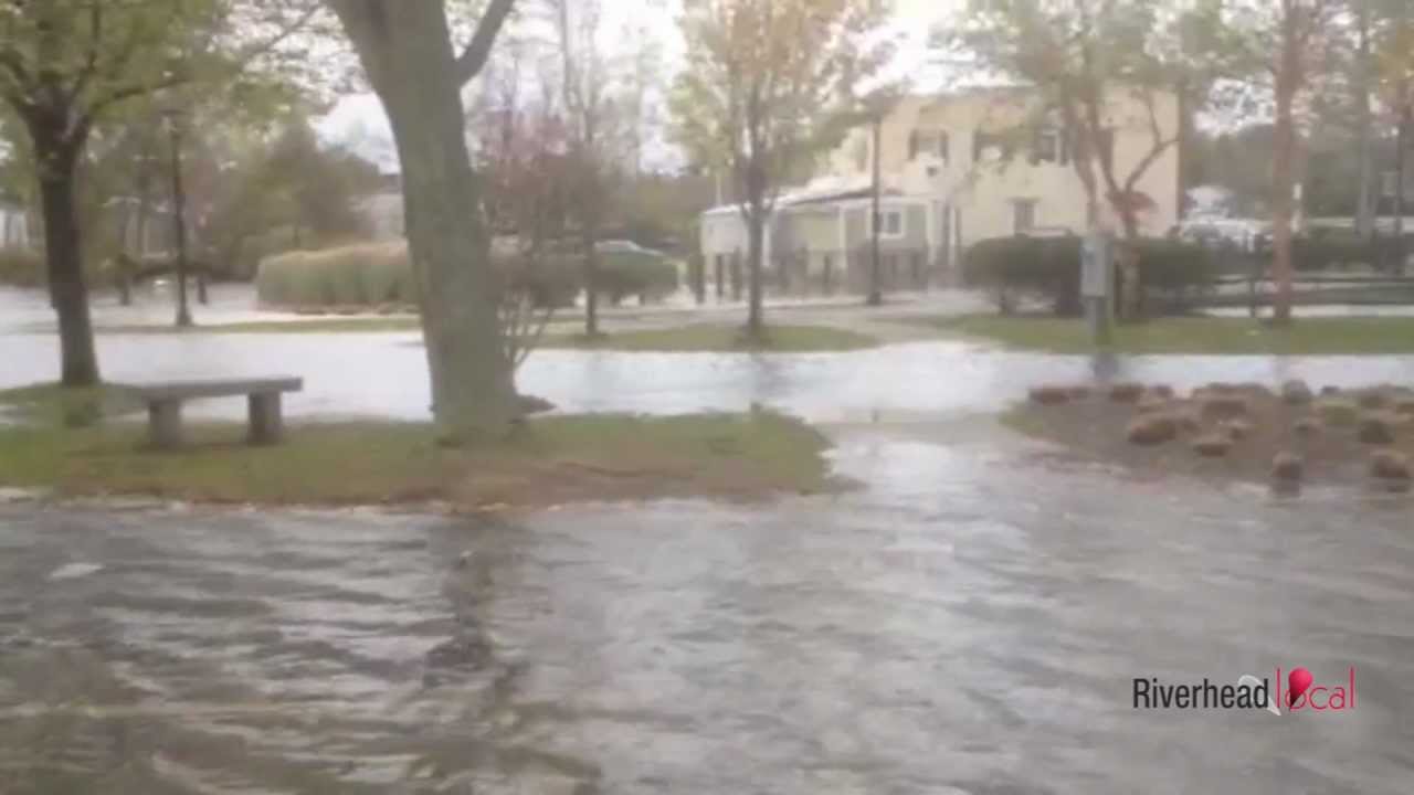 Hurricane Sandy slams into Riverhead, NY