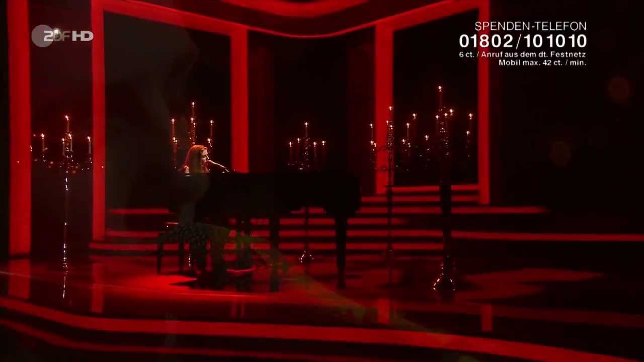 Birdy - People Help The People & Wings at Ein Herz für Kinder