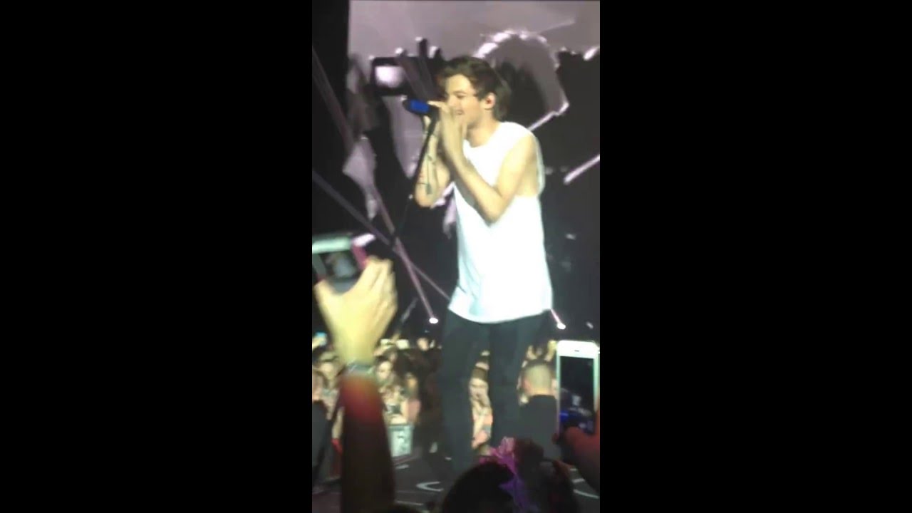 One Direction - Drag Me Down live in Belfast (23/10/2015)