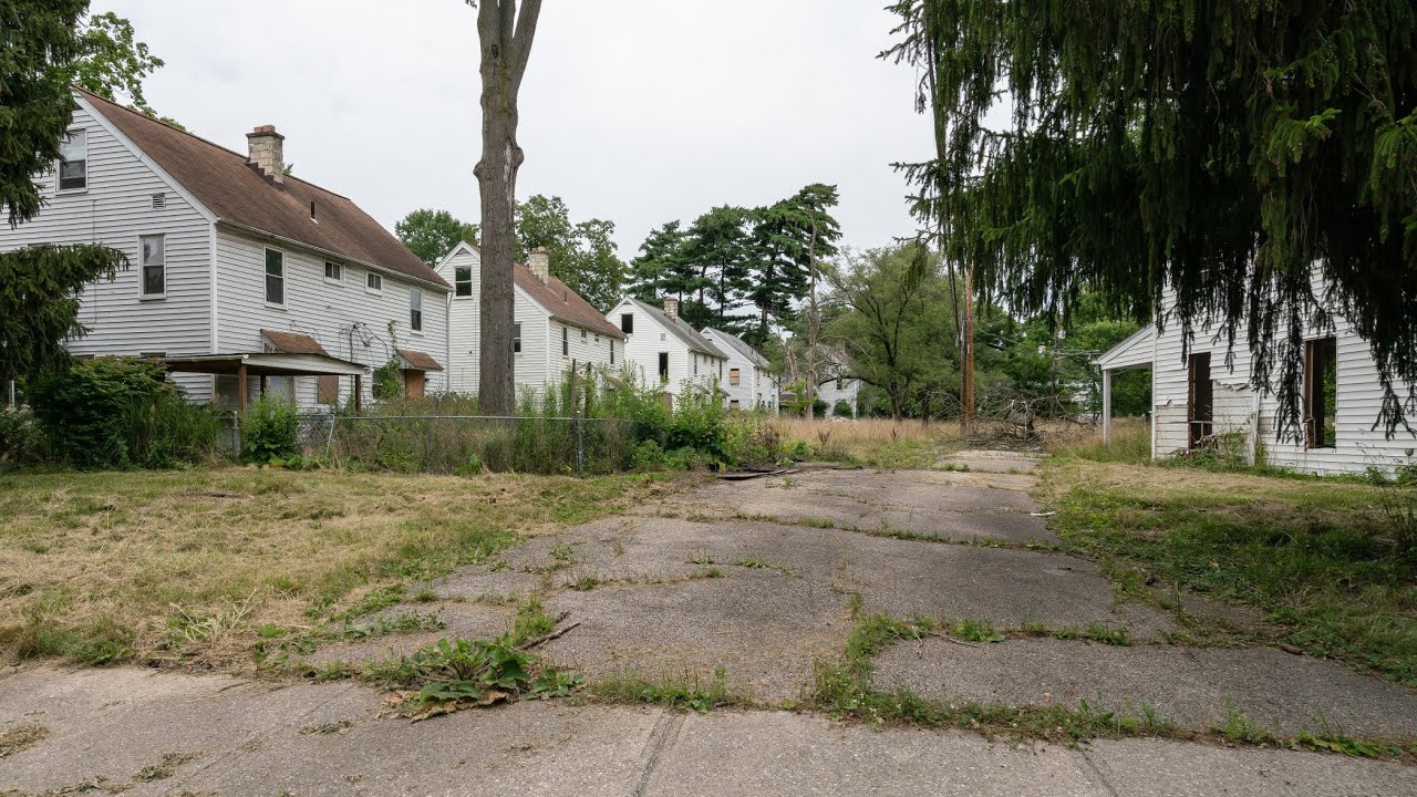 TOXIC EVACUATION | Abandoned Neighborhood with 300+ Homes (Ghost Town)