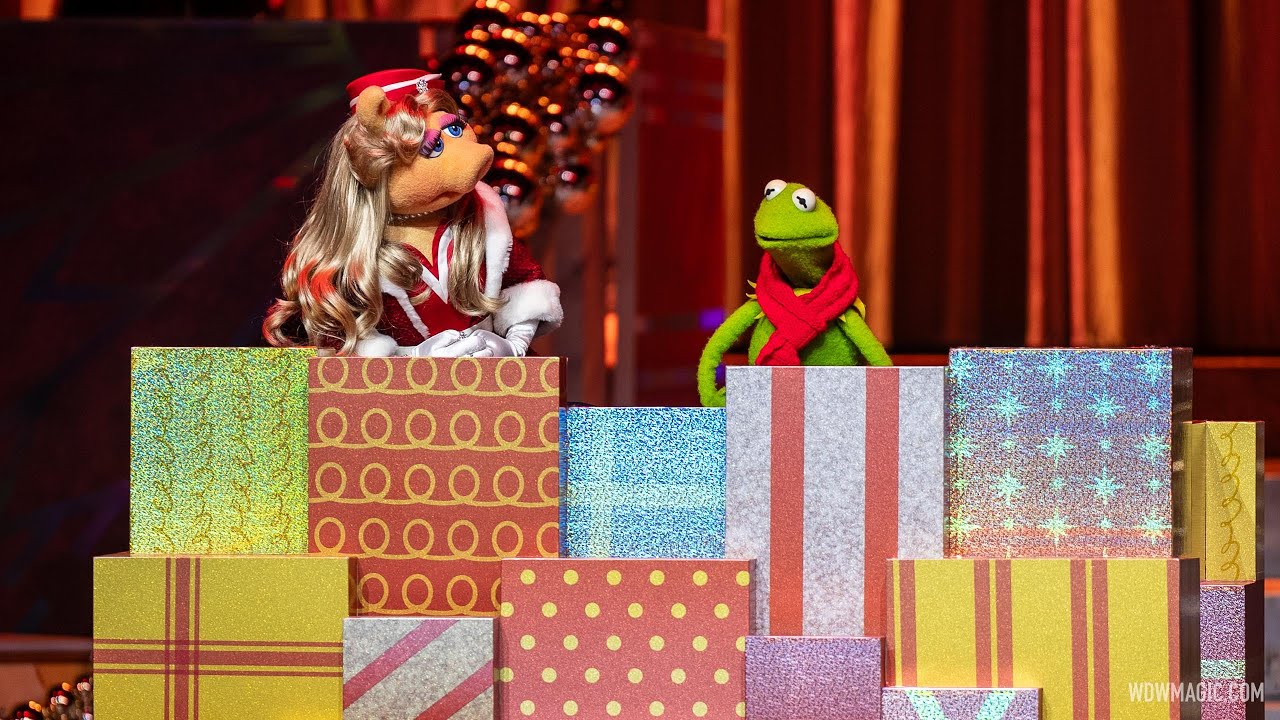 Disney Holidays in Hollywood featuring The Muppets 4K