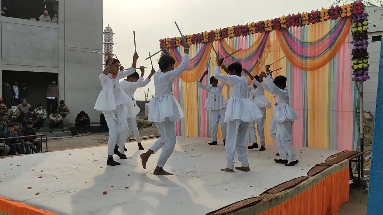 O Rang Rashiya Kya Rami Aavya Raas Jo Garba Dance
