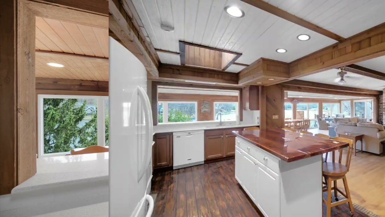 20 Chairtree Court | Putnam Real Estate