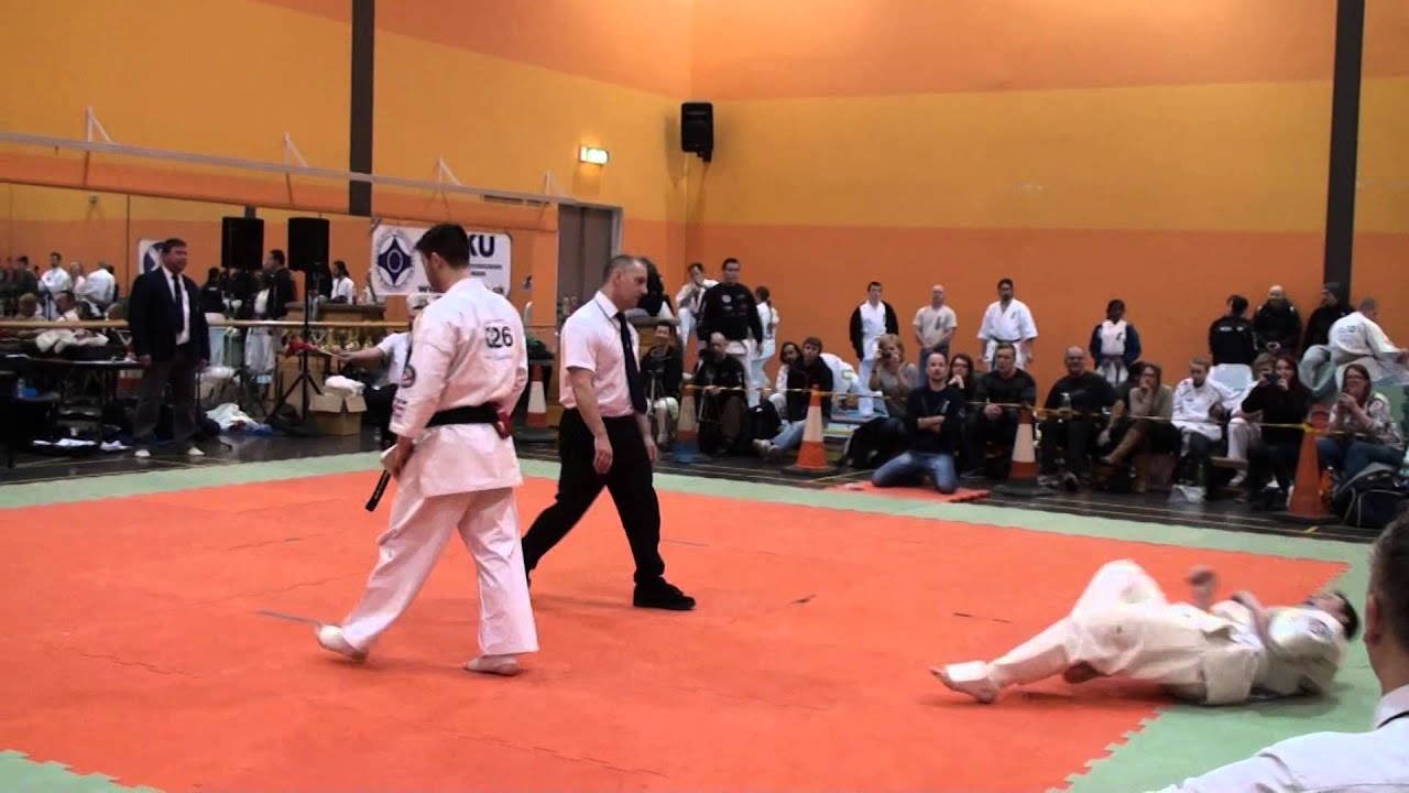 Blake Collins (BKK England) v Russell Perry (BKK England) ~ Men's Novice Middleweight Final