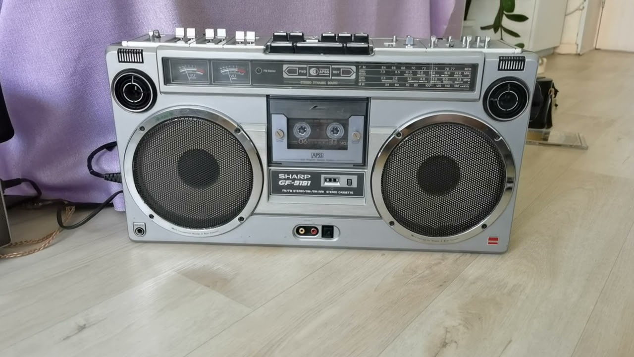 Sharp gf 9191 vs Sanyo 910(1)