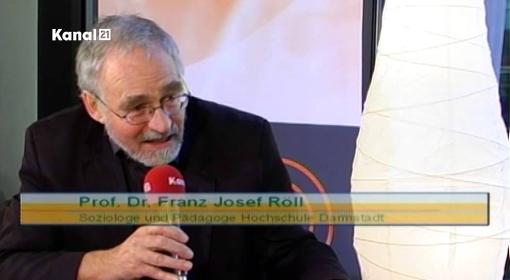 Kanal 21 Prof. Dr. Franz Josef R&ouml;ll im Interview beim GMK-Forum