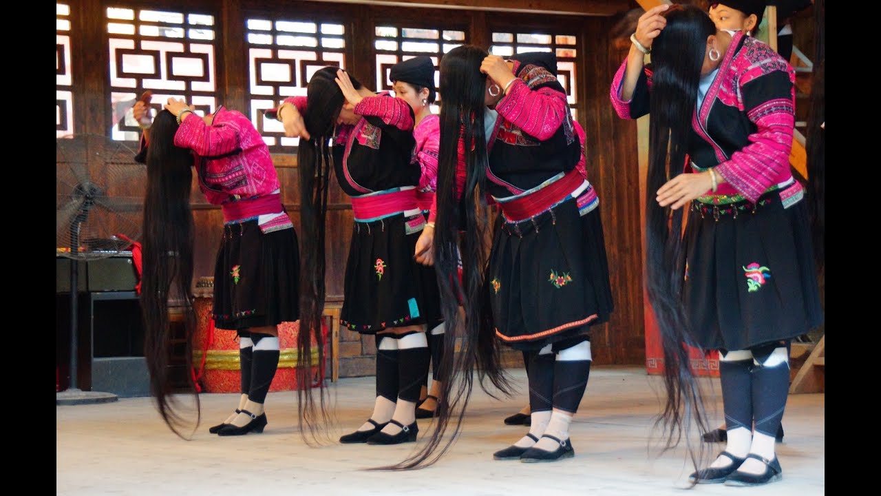 Red Yao Hill Tribe Long Hair Performance at Lonji Longsheng Rice Terrace in Guilin, China (瑤族 -  瑶族)
