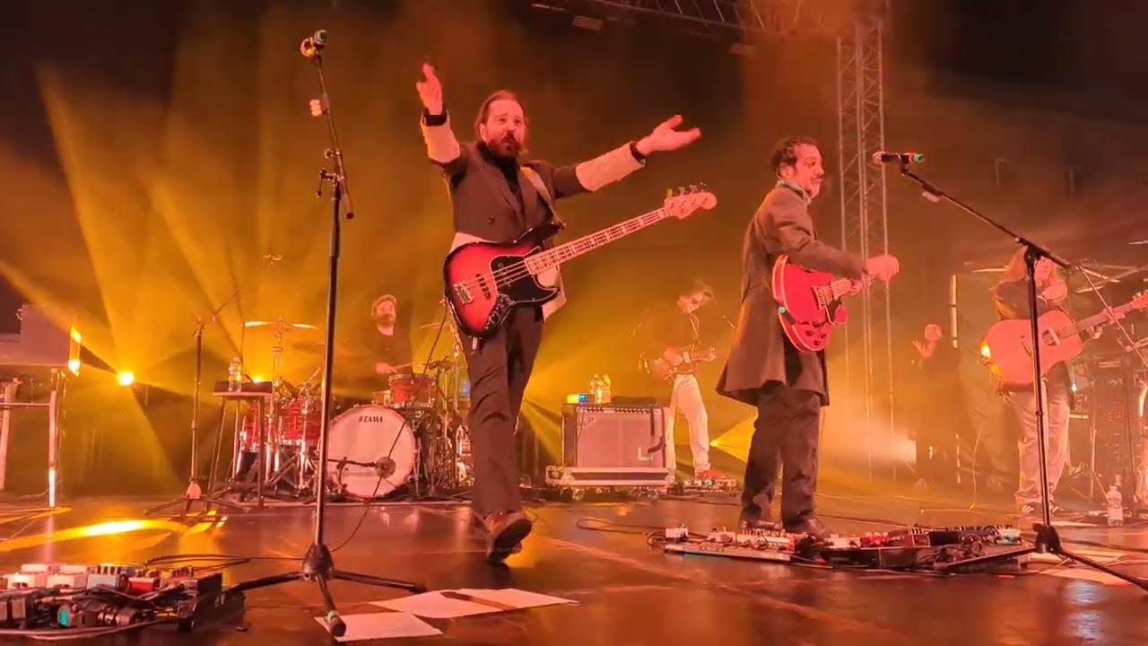 Capodanno a Parma con Colapesce e Dimartino: Musica e Festeggiamenti in Piazza Garibaldi - 4