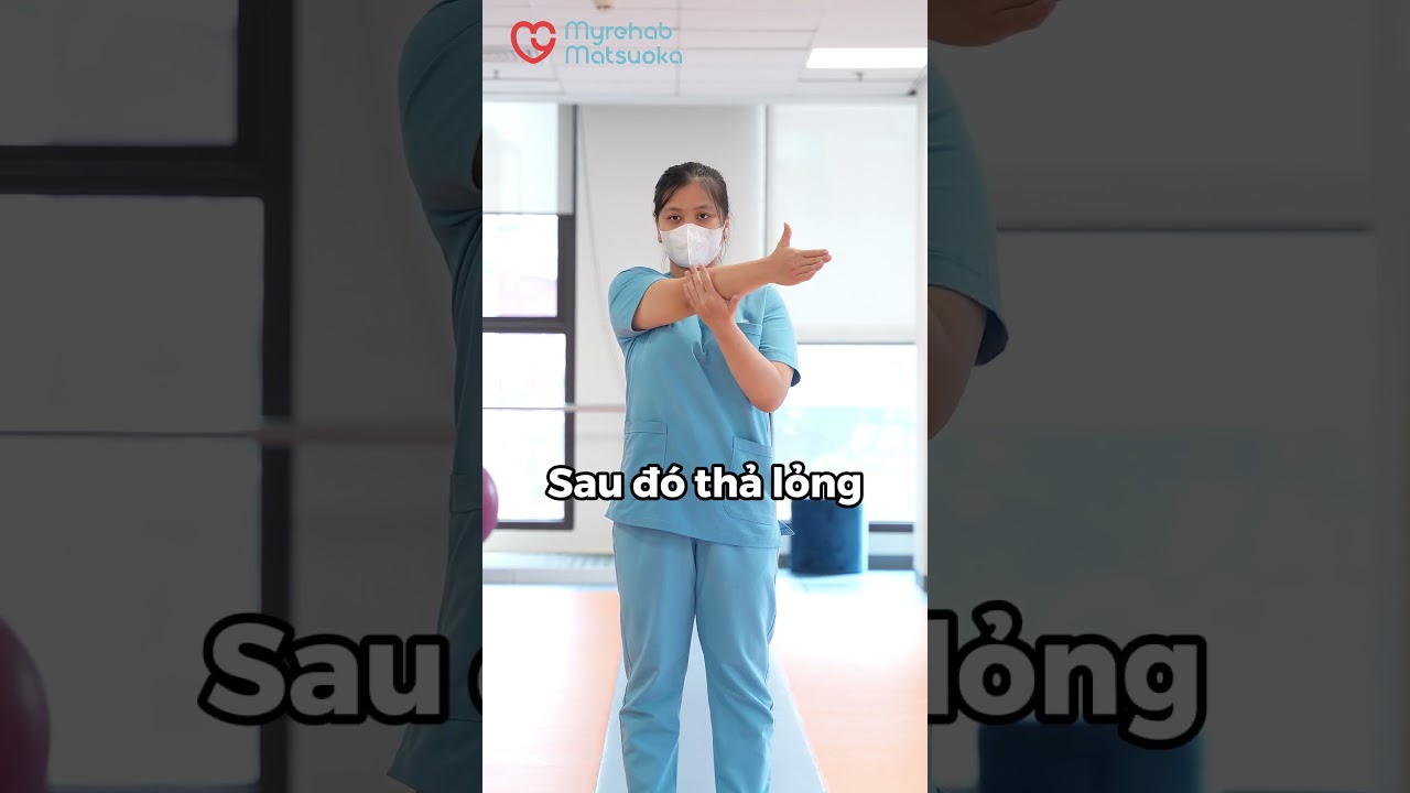 Bài tập 2: Vắt chéo tay trước ngực 