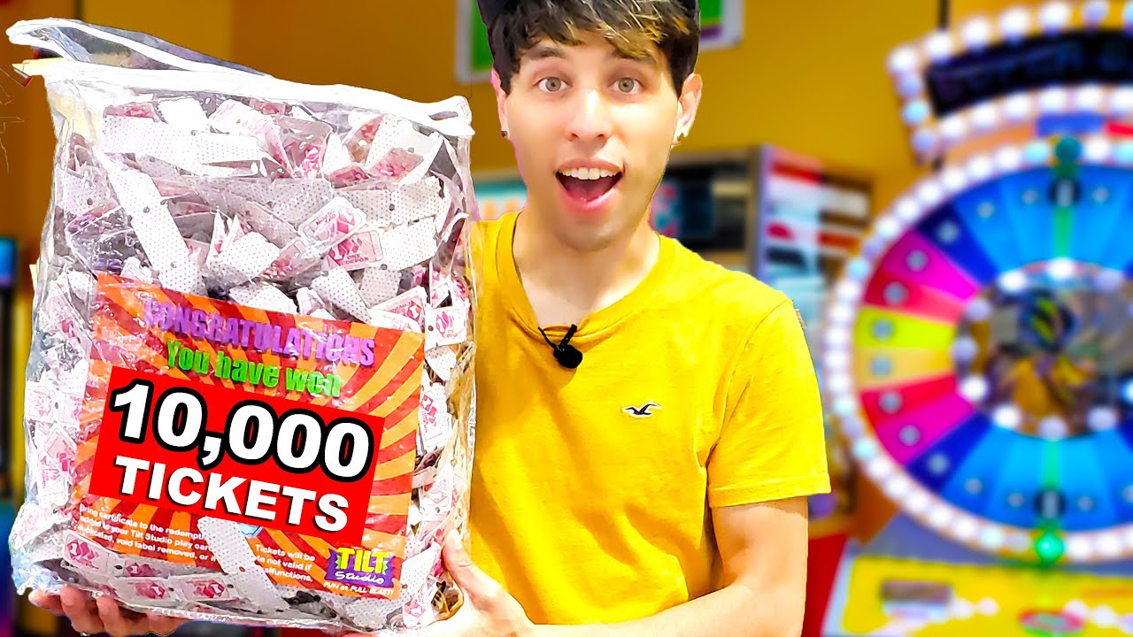 I WON THE BIGGEST PRIZE AT THE ARCADE!
