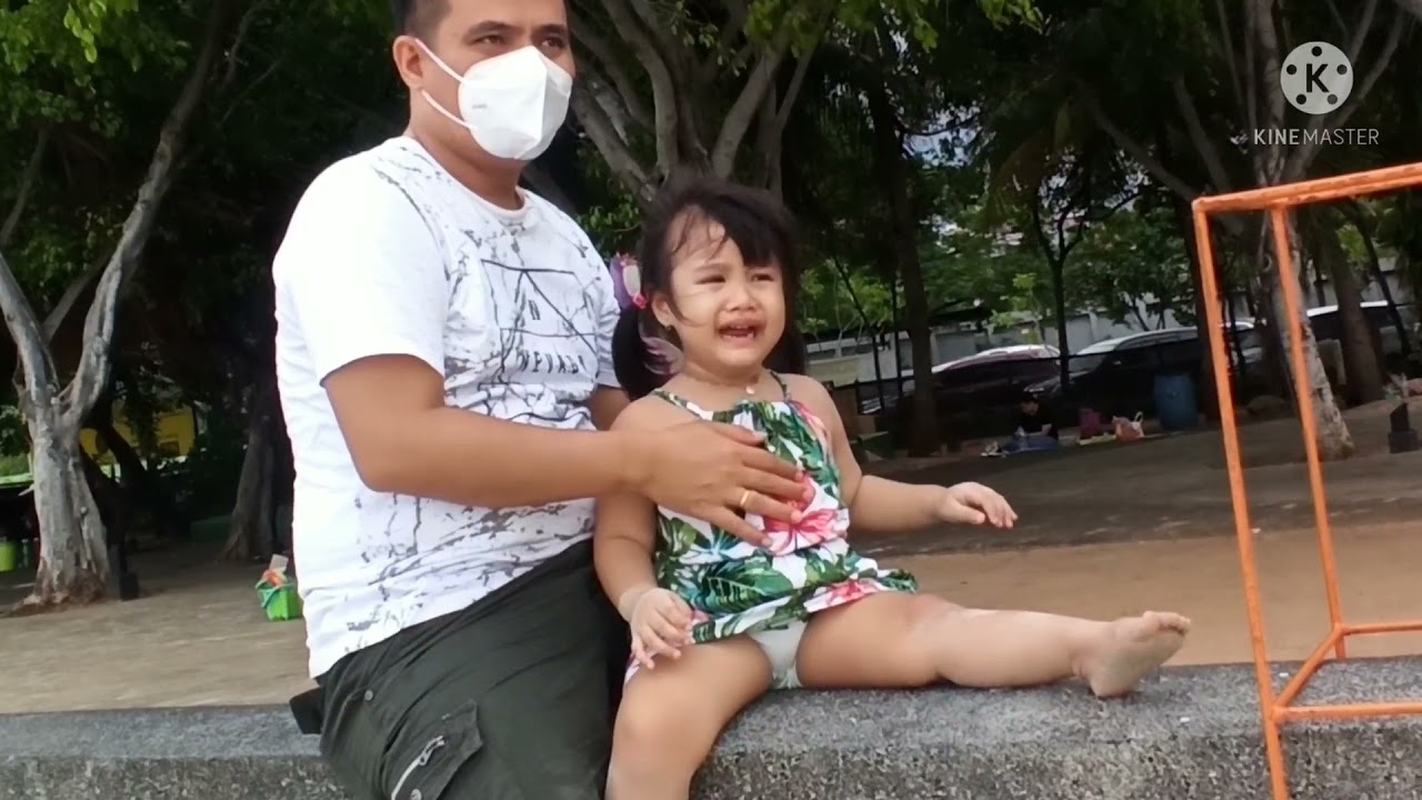 Holiday bermain pasir dan menikmati suasana sore hari di Ancol