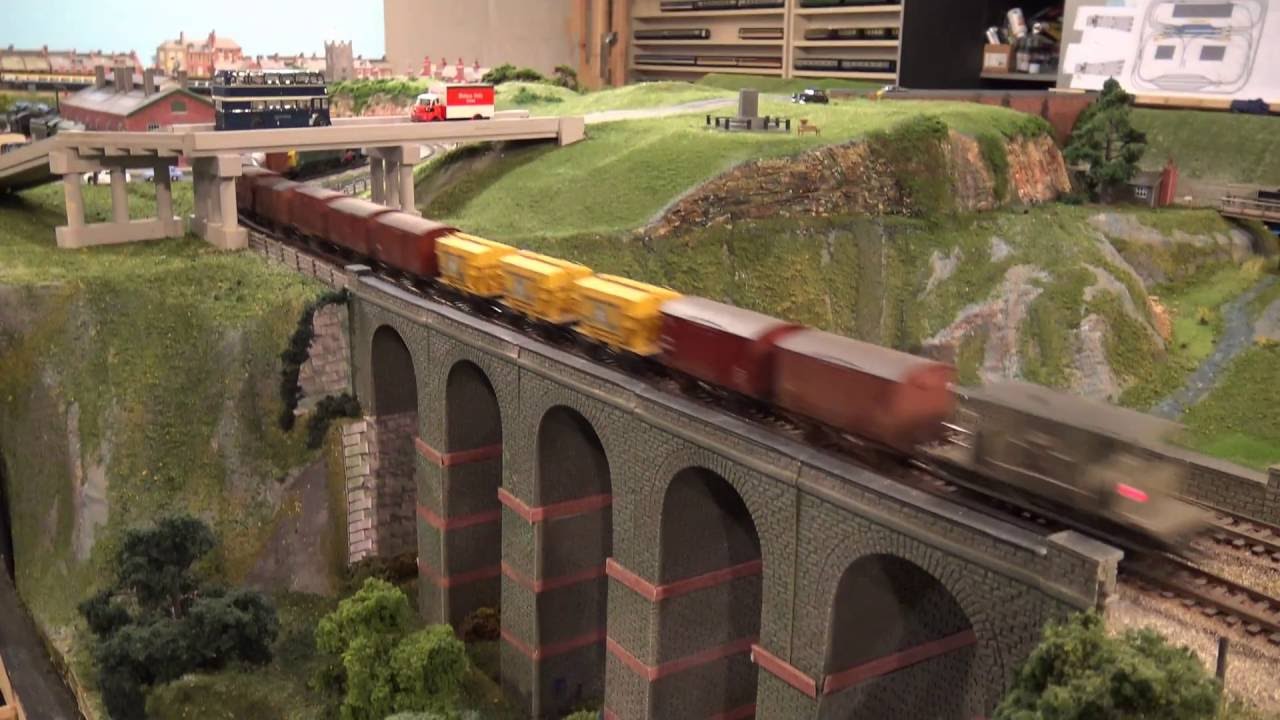 Building a Consist or Banking two locomotives with the ROCO Z21