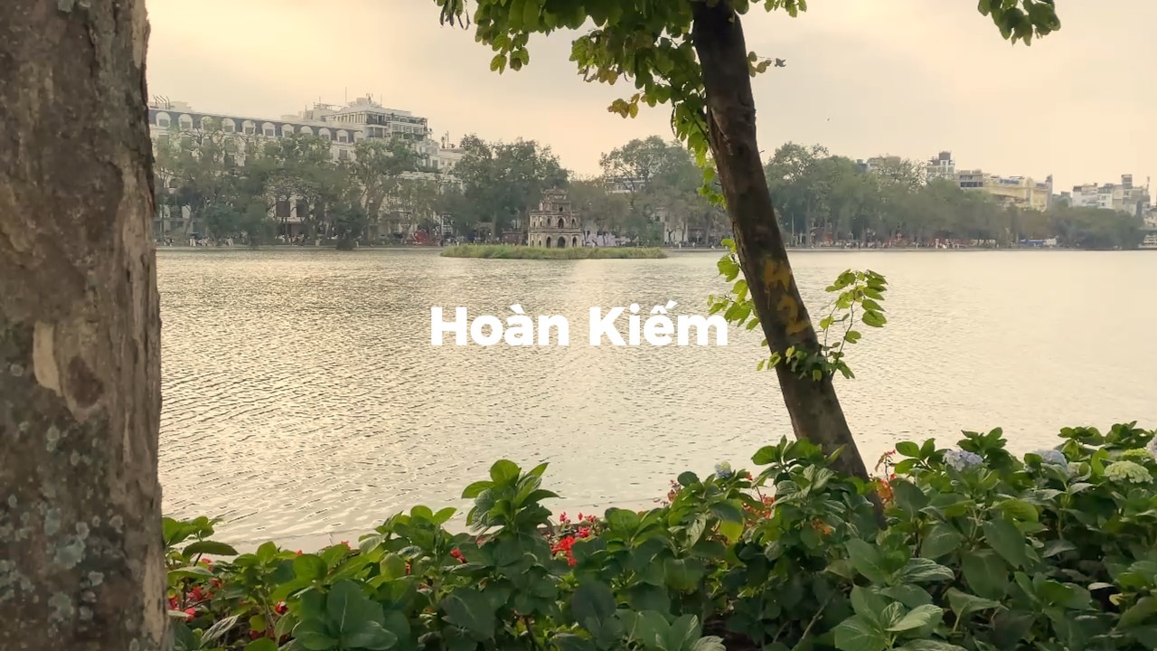 Tết in Hoàn Kiếm, Hanoi 🇻🇳 | BRT Ride, Church Sunday, Vietnamese Food & Lake Walk