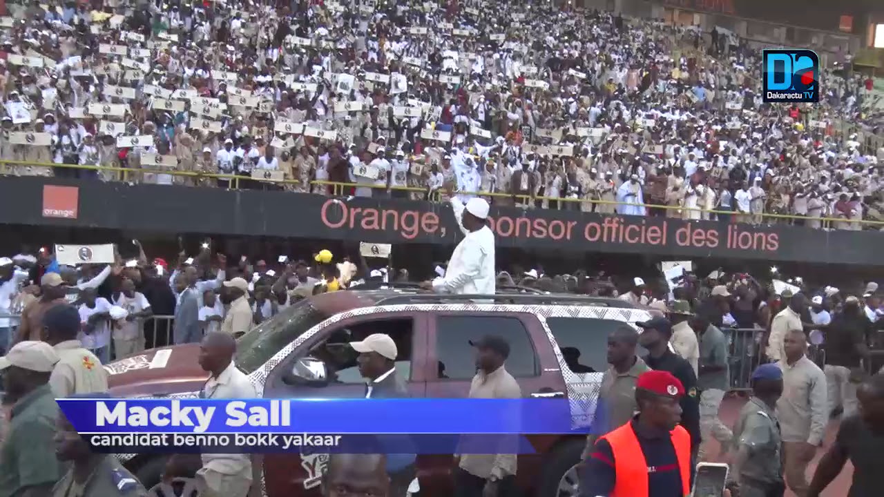 Stade Léopold Sédar Senghor : Le bain de foule de Macky Sall à son meeting de clôture