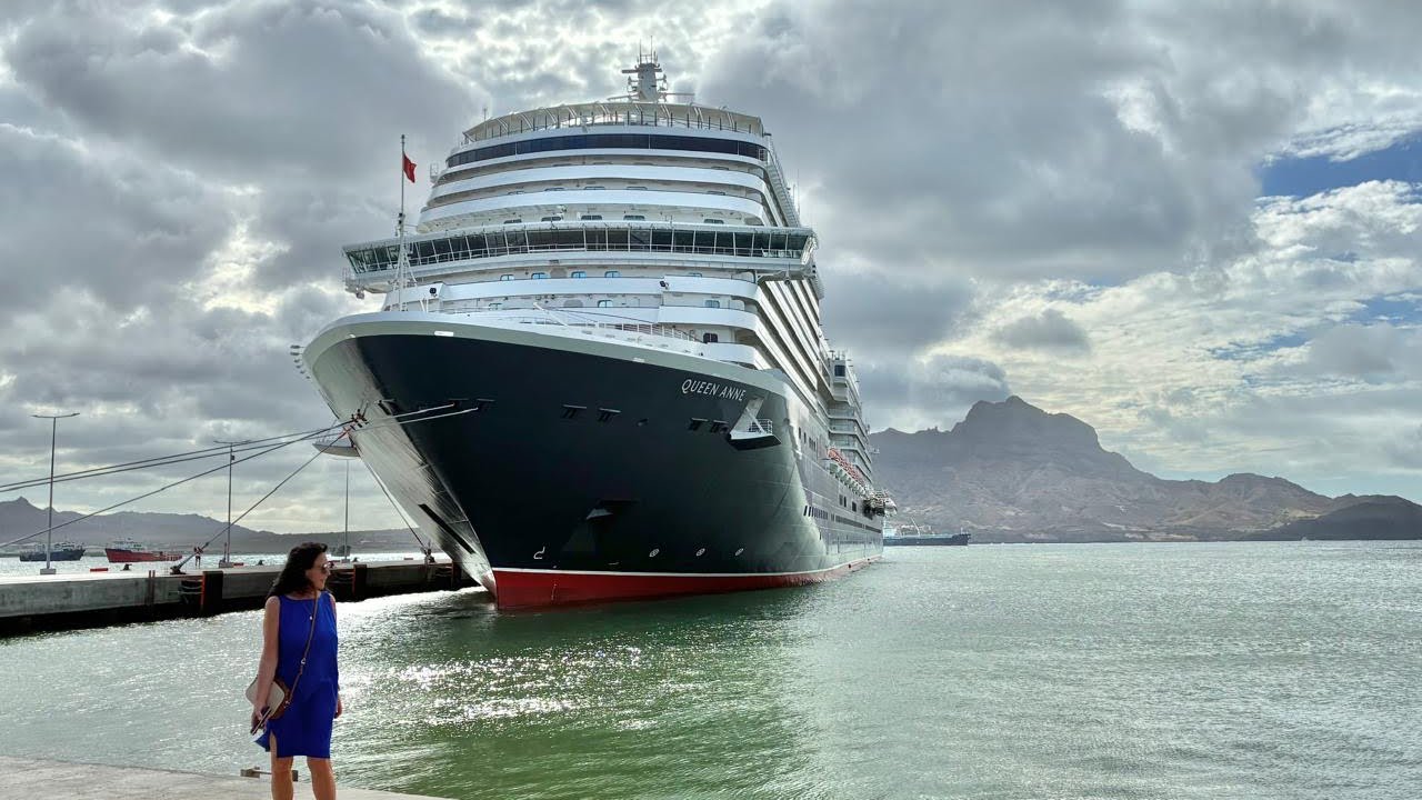 Queen Anne- we are sailing ! From Hamburg to Cape Town 