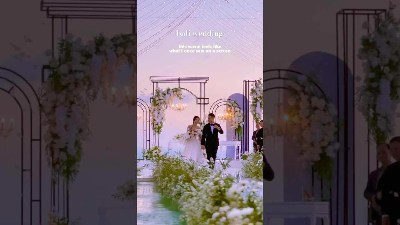Intimate Ocean Cliff Bali Wedding | Villa Plenilunio 💐