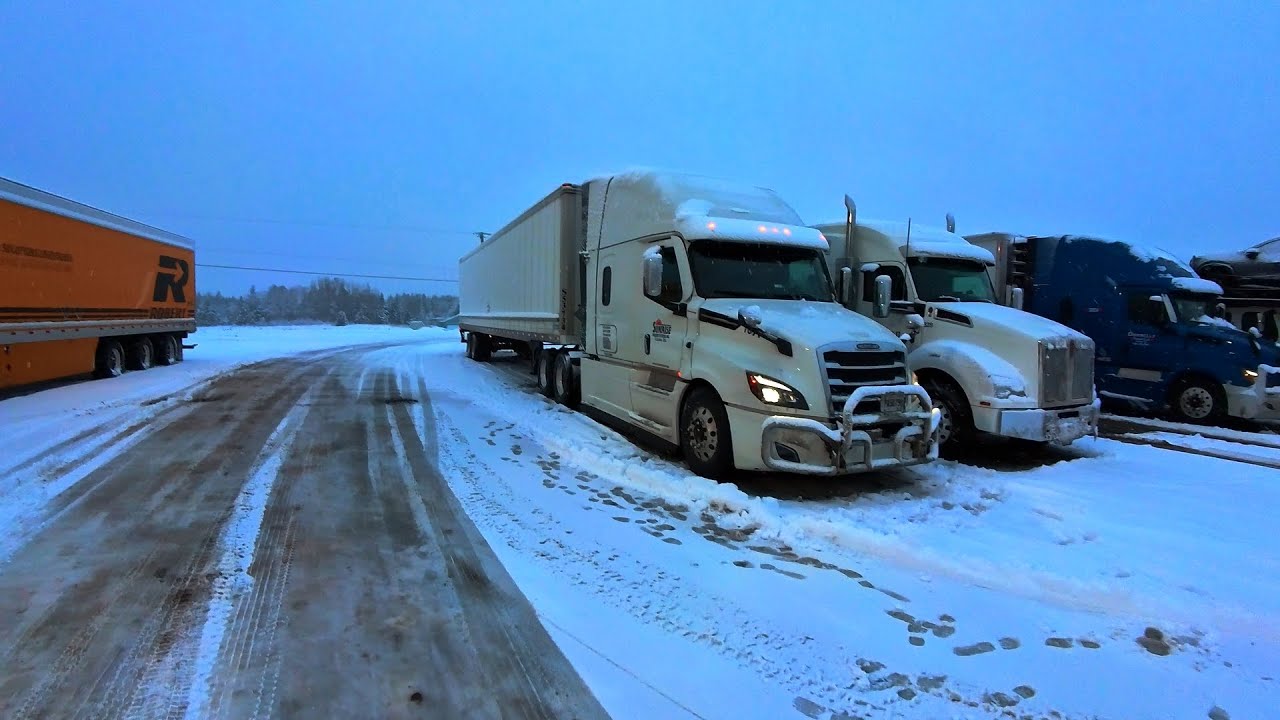 SOLO RUN TO CANADA'S EAST COAST IN SNOW | 4K DRIVING POV |