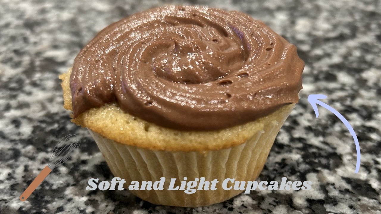 Light & Fluffy Vanilla Cupcakes 