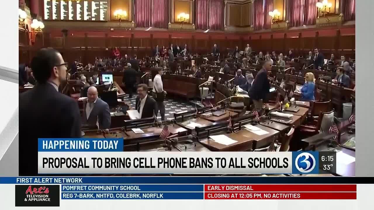 VIDEO: State lawmakers consider bill that would ban cell phones in schools