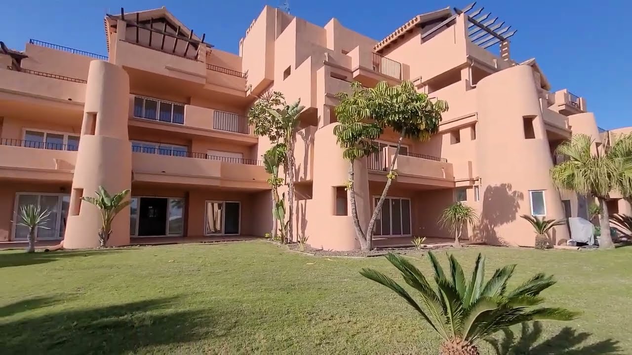 luxury 2 bed 2 bath apartment in Mar Menor Golf Resort, Murcia. From 145,000€