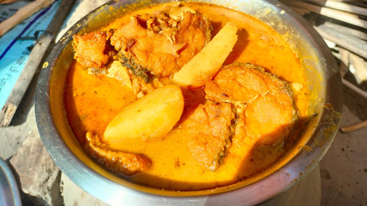 আজকের নতুন রেসিপি আলু দিয়ে কাতলা মাছের কালিয়া 😋😋
