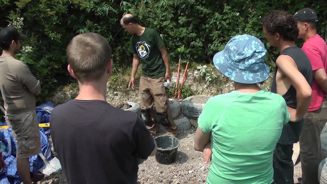 Earth Tyre Brick Wall Workshop (Self-Building an Earthship)