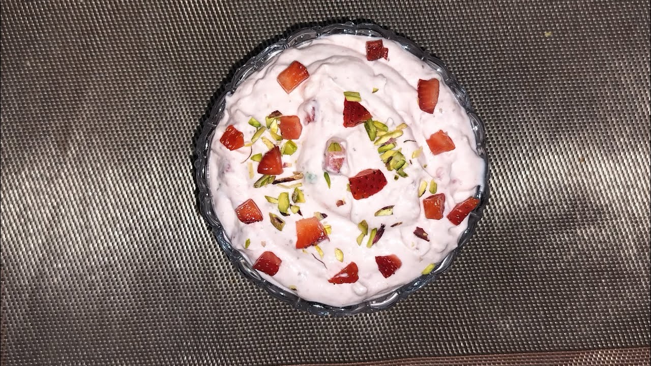 Strawberry Shrikhand Recipe | Easy Strawberry Shrikhand | Strawberry Yoghurt Recipe 