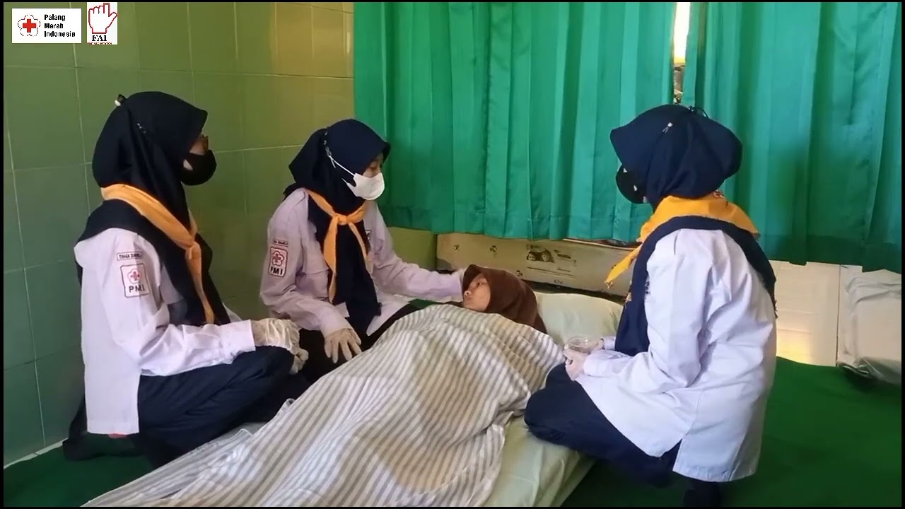 Pertolongan Pertama pada Pingsan dan Patah Tulang | PMR MAN 1 Cilacap