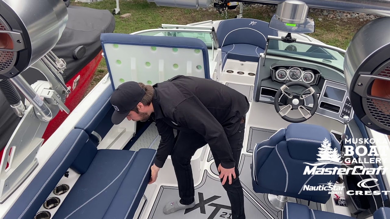 2020 MasterCraft XT21 - White/Navy Blue