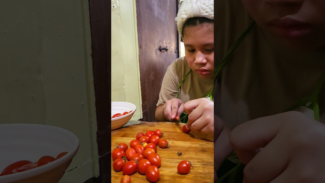 Cutting Cherry Tomatoes Into Half #AutismDailyLifeSkills #AutismPracticalLivingSkills #AutismSupport